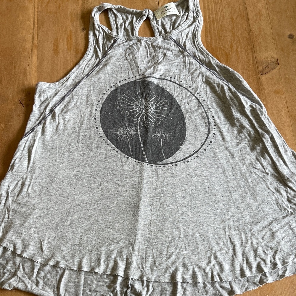 Threads Studio Tank Top MEDIUM